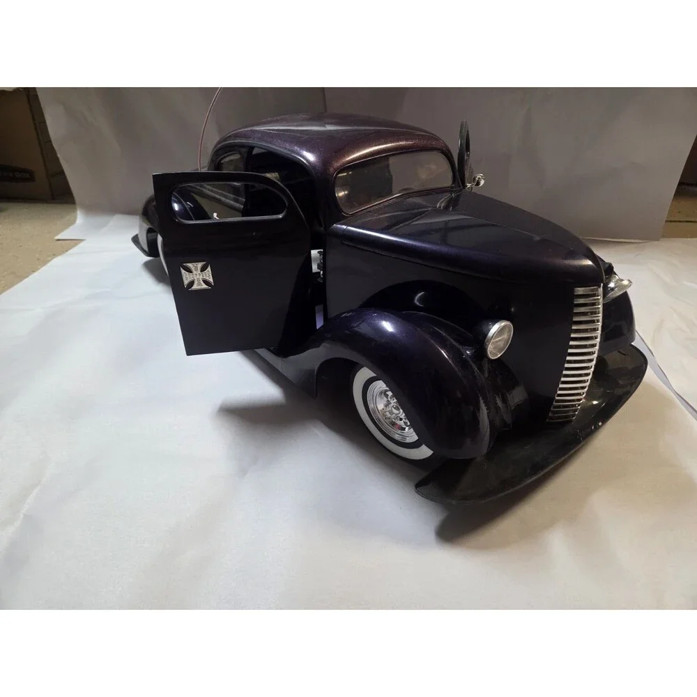 Jesse James WCC 1/6 1936 Ford Coupe R/C, Purple & Black, Untested, No Control